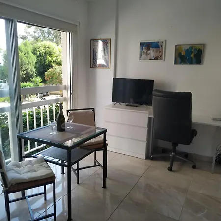 Apartamento Stelia's Seagate Apt. Lárnaca
