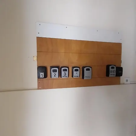 Stelia's Seagate Apt. *