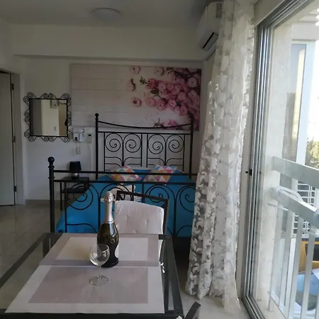 Stelia's Seagate Apt. Апартаменты *