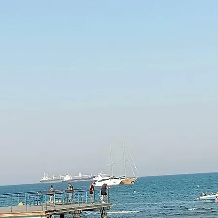 Stelia's Seagate Apt. * لارنكا