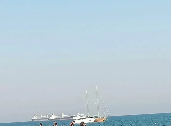 Stelia's Seagate Apt. * Larnaca